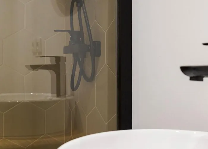 Bright Flat | Romantic Escape By Hostwise *