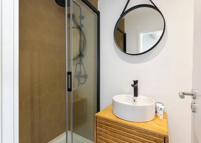 Bright Flat | Romantic Escape By Hostwise Ferienhaus