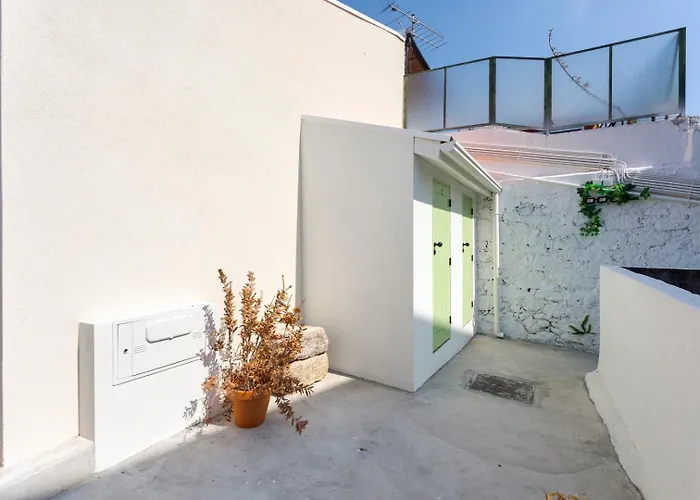 Bright Flat | Romantic Escape By Hostwise Feriehus Porto