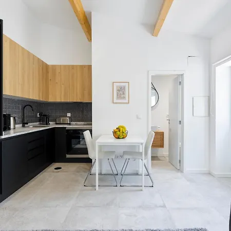 Bright Flat | Romantic Escape By Hostwise Porto