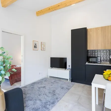 Bright Flat | Romantic Escape By Hostwise Holiday home *